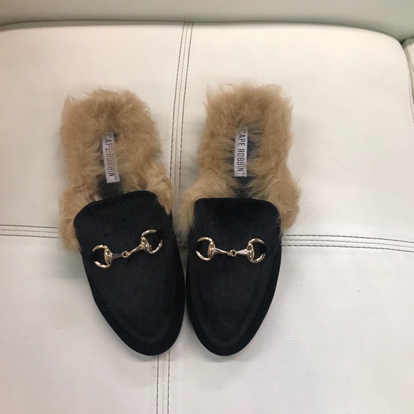 Fur Shoes - Picture 2 of 4